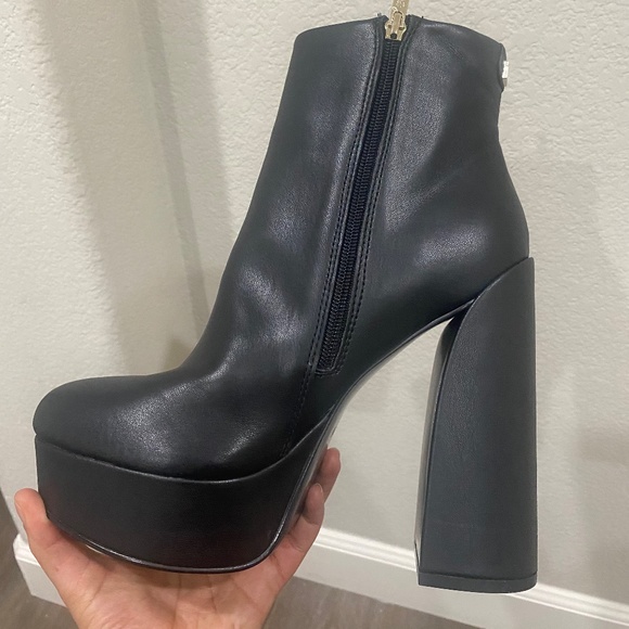 New Guess Black Platform Booties - Picture 5 of 10